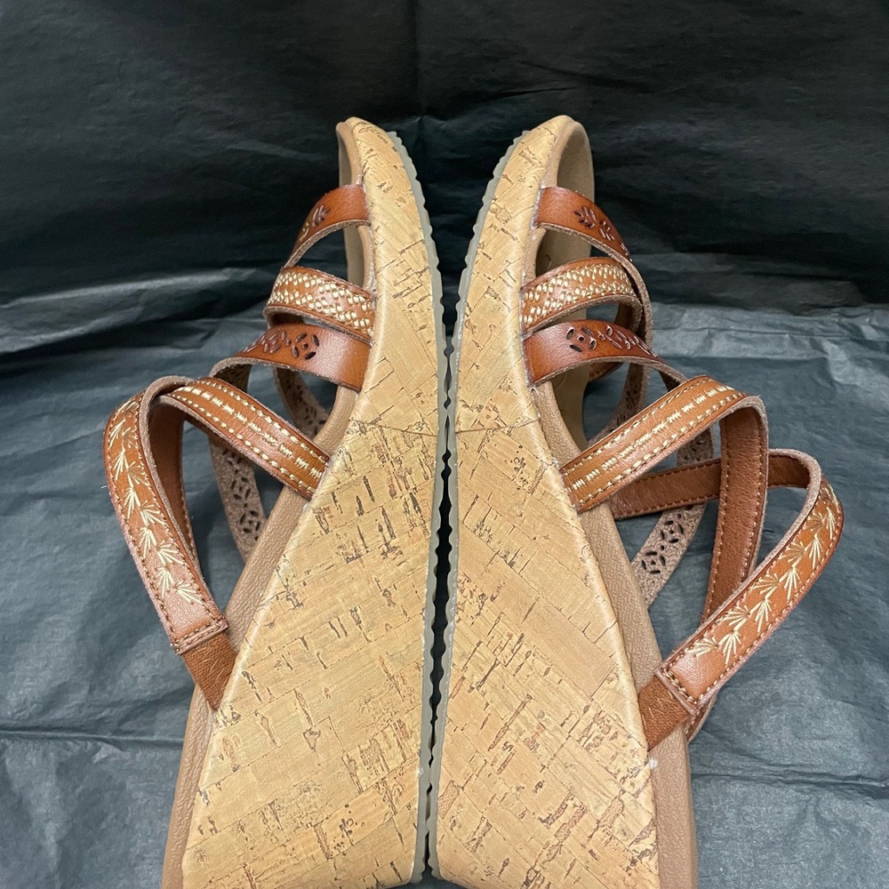 Sketchers Women's Brown Wedge Sandals.